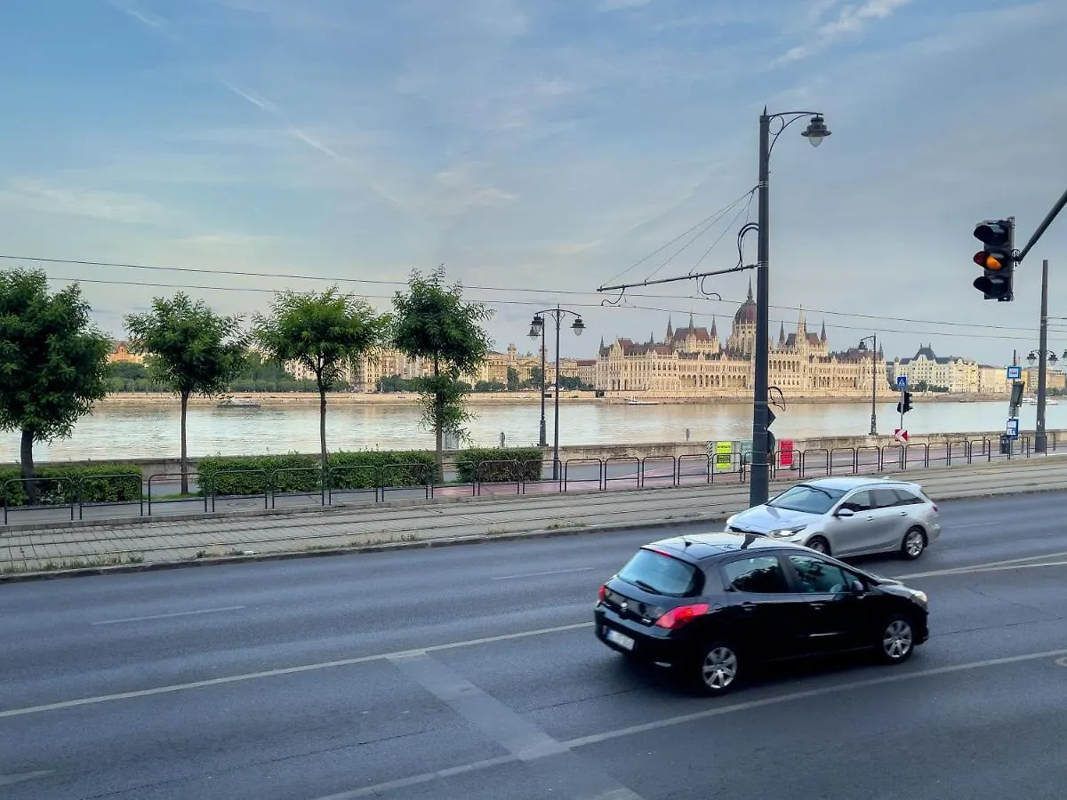 Luxury Riverside Panorama Apartment Budapest Hungary